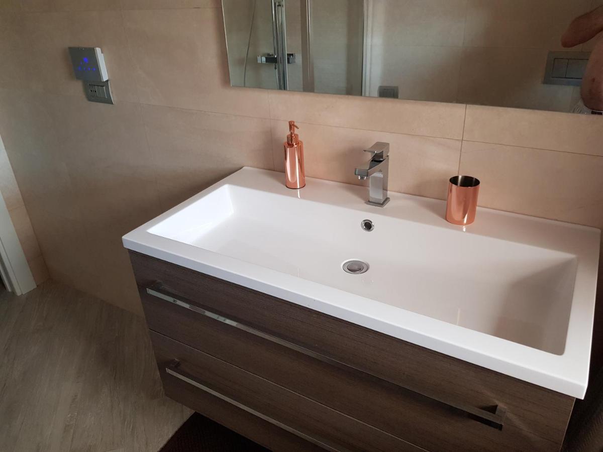 Apartment Trilocale Moderno In Centro Citta Turin